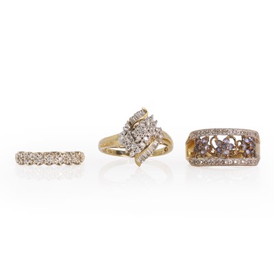 Lot 336 - A group of three 9ct gold diamond rings