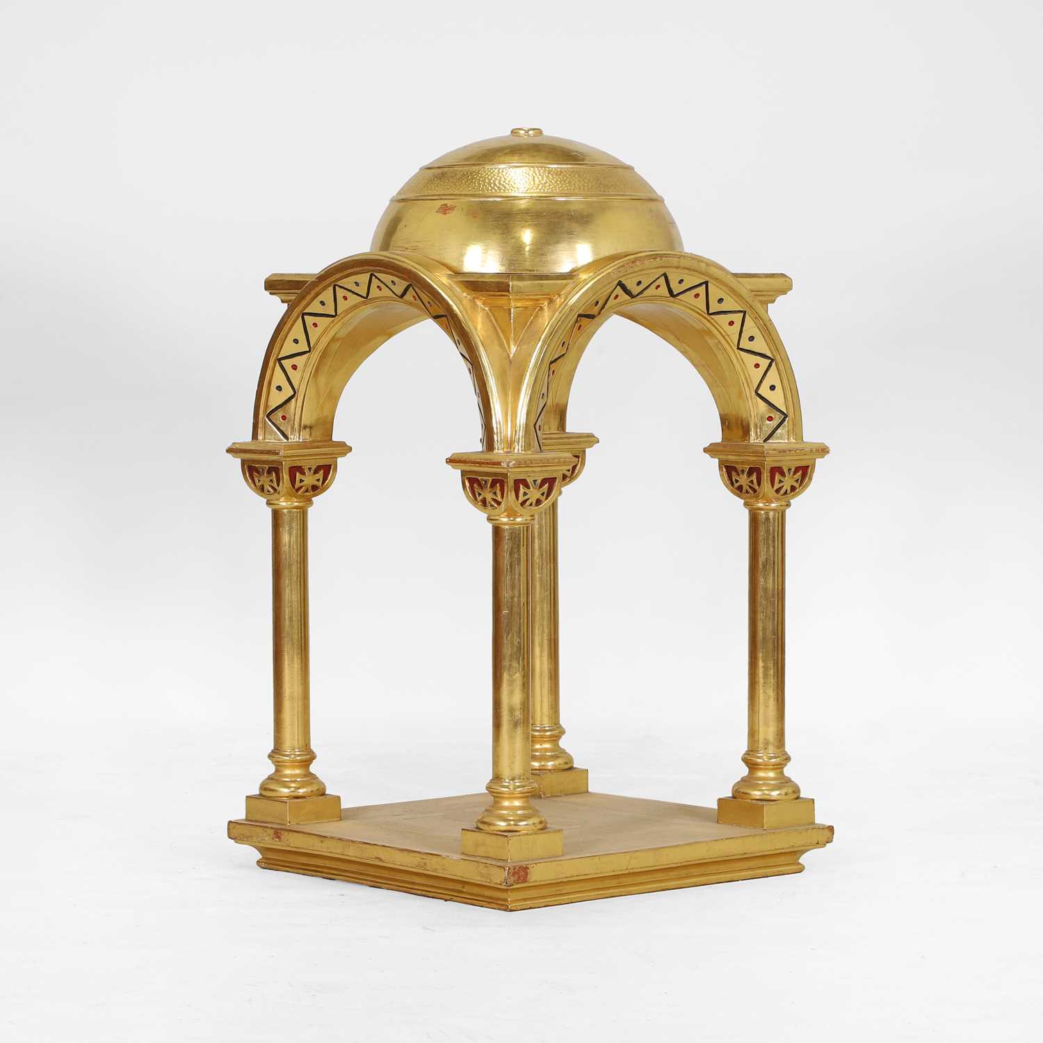 Lot 61 - A giltwood tabernacle