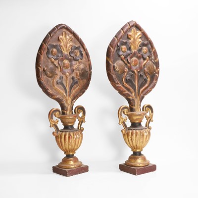 Lot 11 - A pair of carved giltwood finials