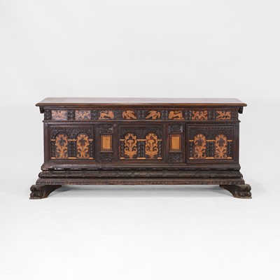 Lot 27 - A walnut and inlaid cassone
