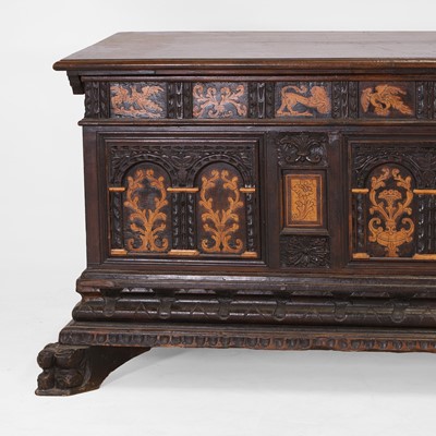 Lot 27 - A walnut and inlaid cassone