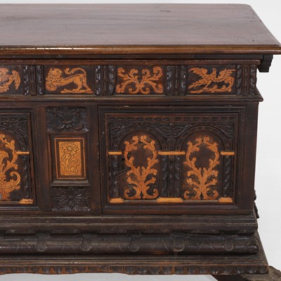 Lot 27 - A walnut and inlaid cassone