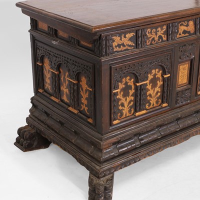 Lot 27 - A walnut and inlaid cassone