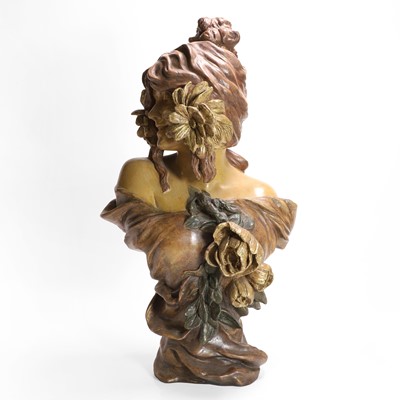 Lot 153 - A Goldscheider terracotta bust