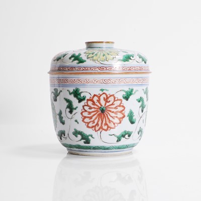 Lot 42 - A Chinese wucai jar and cover