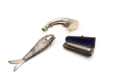 Lot 19 - A Victorian silver combination vinaigrette