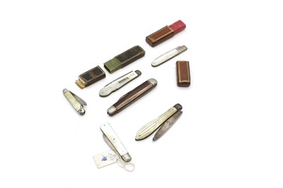 Lot 80 - A group of six mother of pearl fruit knives