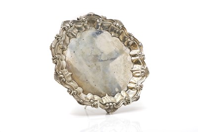 Lot 92 - A silver waiter