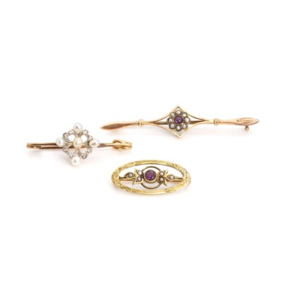 Lot 292 - A group of three antique brooches