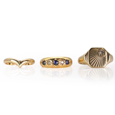 Lot 310 - A group of gold and silver gilt rings