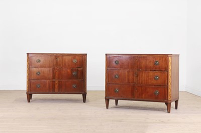 Lot 338 - A pair of mahogany commodes