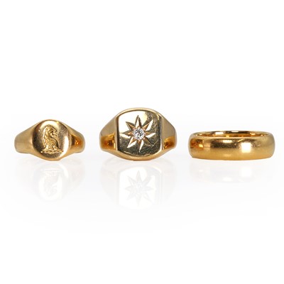 Lot 307 - A group of three gold rings