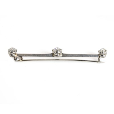 Lot 70 - A platinum and diamond bar brooch