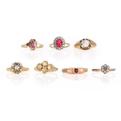 Lot 344 - A group of gemstone set rings