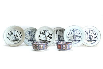 Lot 64 - A set of six Chinese blue and white plates