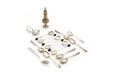 Lot 50 - A collection of silver items