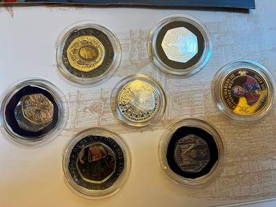 Lot 74 - A large collection of commemorative coins