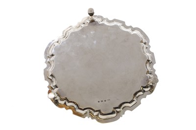 Lot 5 - A silver salver