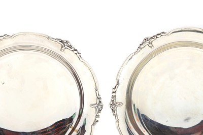Lot 28 - A pair of silver pedestal dishes