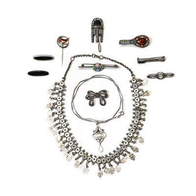 Lot 407 - A group of silver jewellery and others