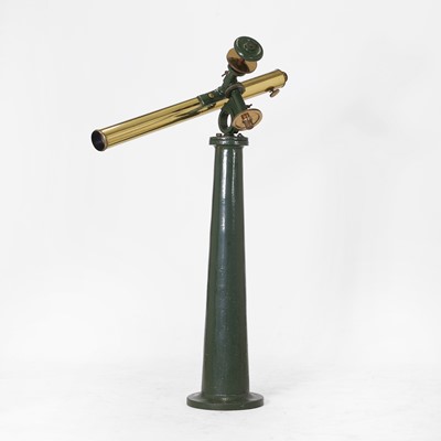 Lot 290 - A marine brass-cased telescope