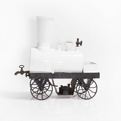 Lot 122 - A novelty steam engine ceramic brandy decanter