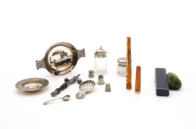 Lot 16 - A collection of silver items