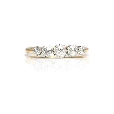 Lot 78 - A fiive stone old cut diamond ring
