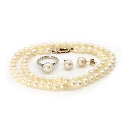Lot 325 - A group of cultured pearl jewellery