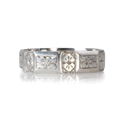 Lot 62 - A platinum band