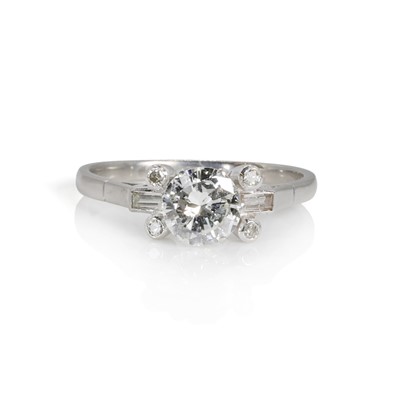 Lot 116 - A single stone diamond ring