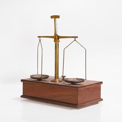 Lot 53 - A set of brass balance scales