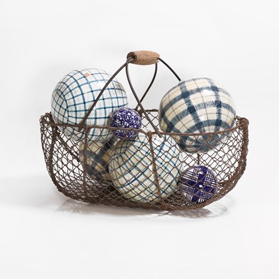 Lot 75 - A basket of eight various carpet bowls
