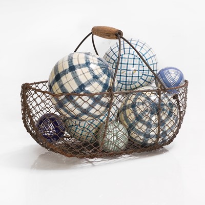 Lot 75 - A basket of eight various carpet bowls