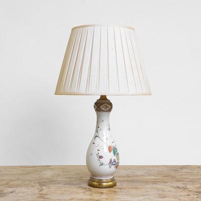 Lot 25 - A famille rose table lamp