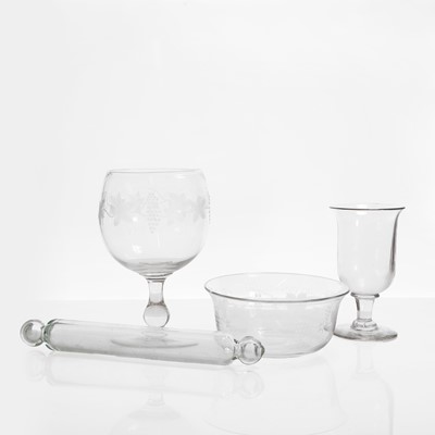 Lot 105 - A large glass rummer