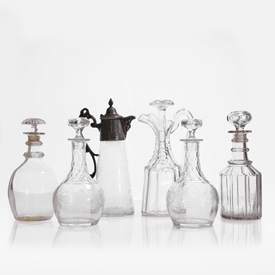 Lot 104 - A collection of glass tableware