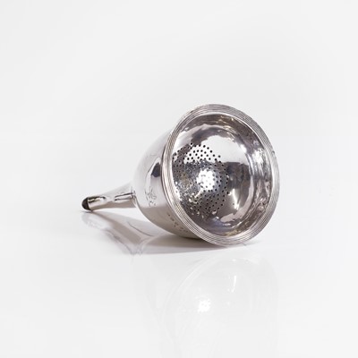 Lot 89 - A George III wine funnel
