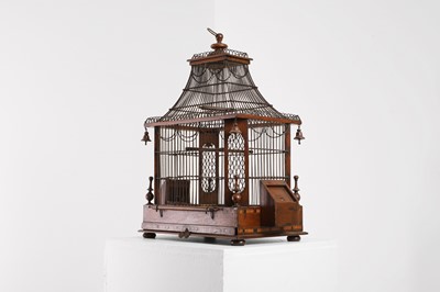 Lot 412 - A George III chinoiserie birdcage
