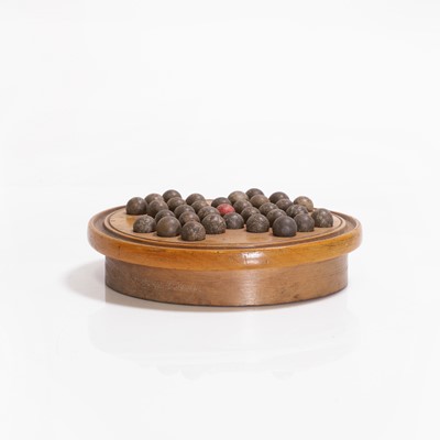 Lot 64 - A travelling solitaire board and balls