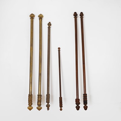 Lot 391 - A group of curtain poles