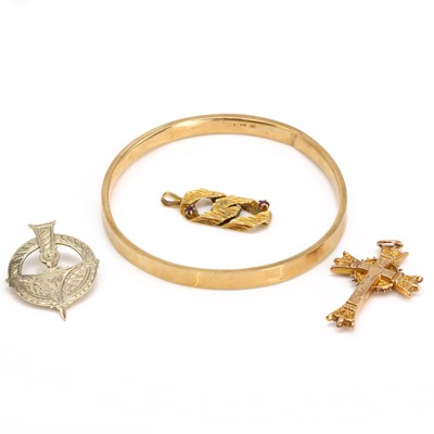 Lot 319 - A group of gold jewellery