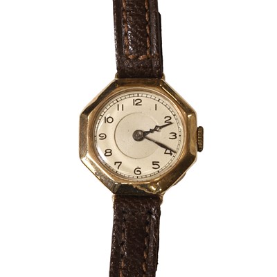 Lot 414 - A ladies' 9ct gold mechanical strap watch