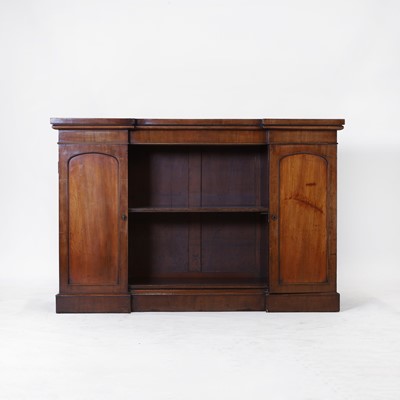 Lot 330 - A Victorian mahogany low bookcase