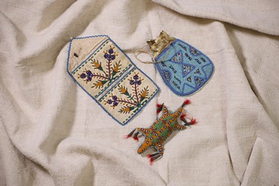 Lot 374 - A group of Native American beaded items