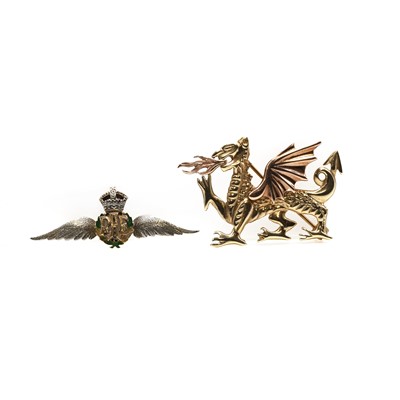 Lot 268 - A 9ct gold Welsh dragon brooch and an RAF 'Sweetheart' brooch