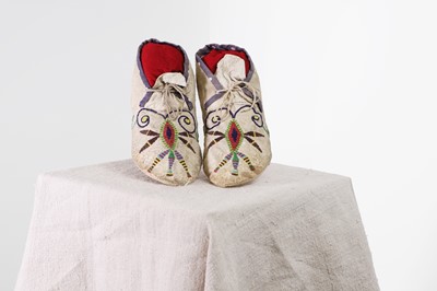 Lot 326 - A pair of Native American beaded hide moccasins