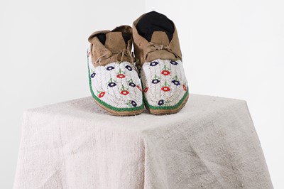 Lot 305 - A pair of Native American beaded moccasins