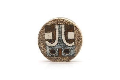 Lot 113 - A Troika pottery wheel vase