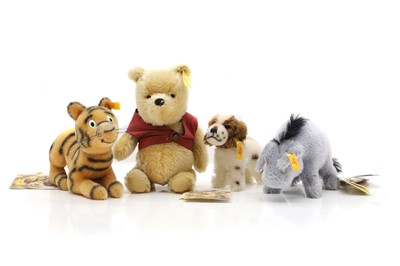 Lot 304 - A collection of steiff animals